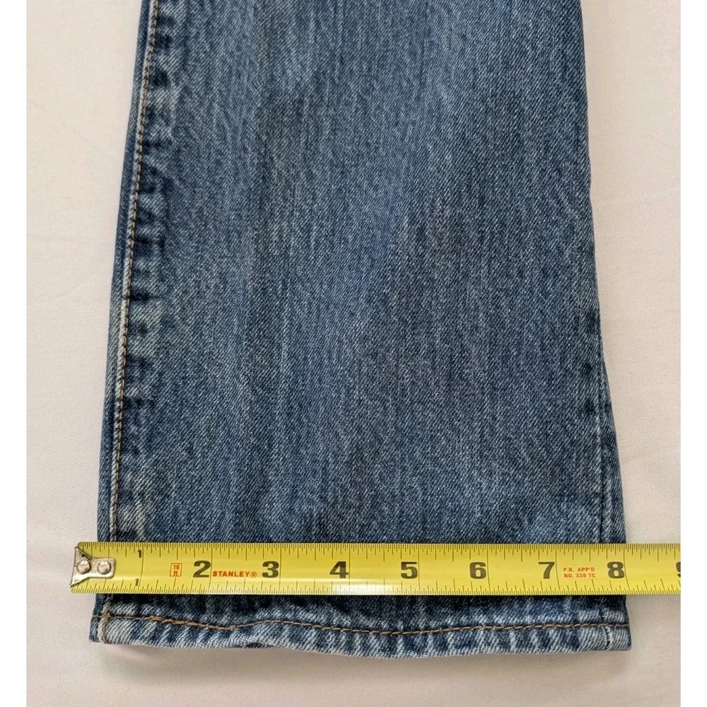 Levi's 501 Jeans Men's Button Fly Size 32x34 Light Wash Denim Straight Leg Fit